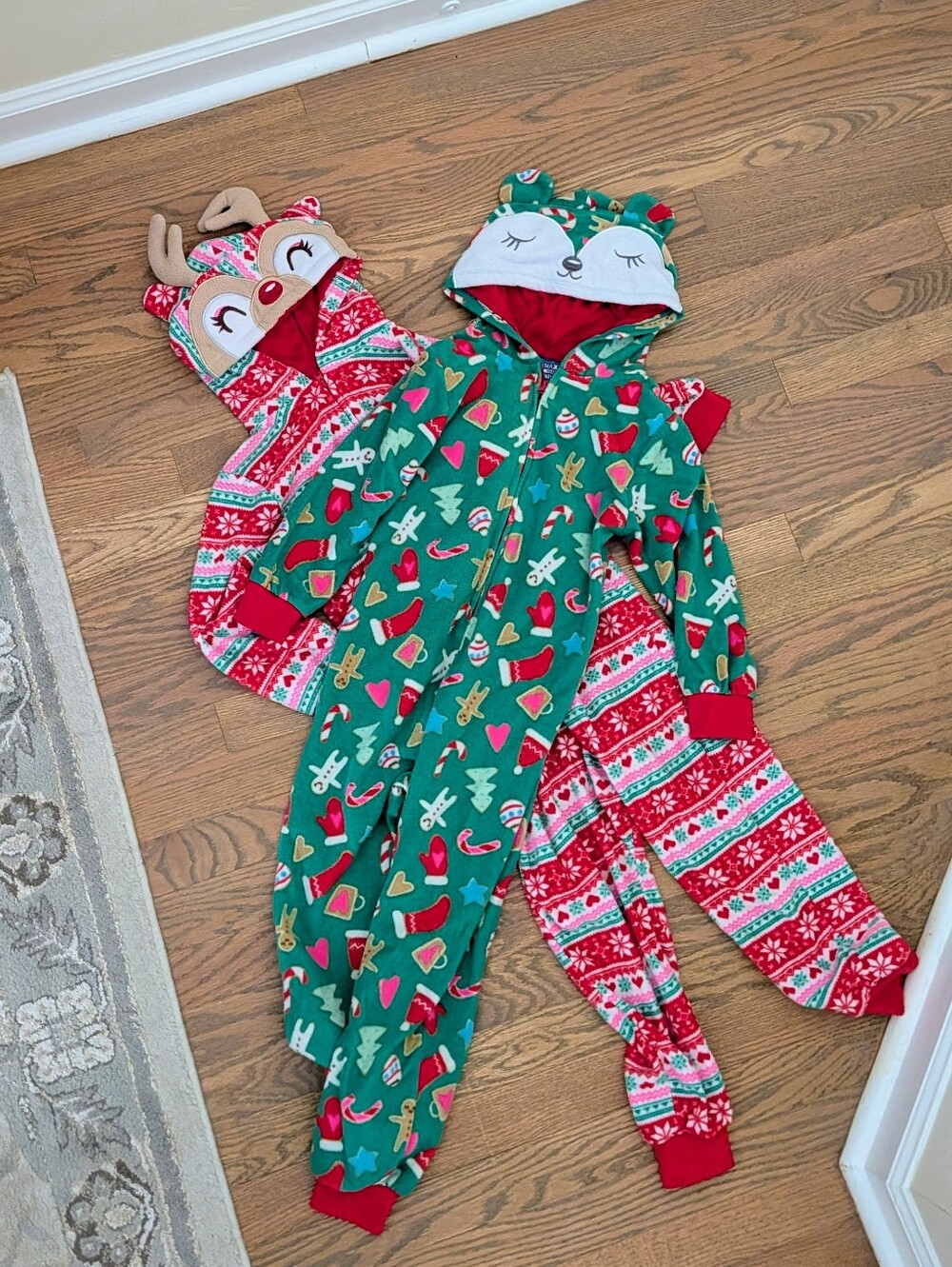 (2) Max & Olivia Full-Zip Holiday PJs